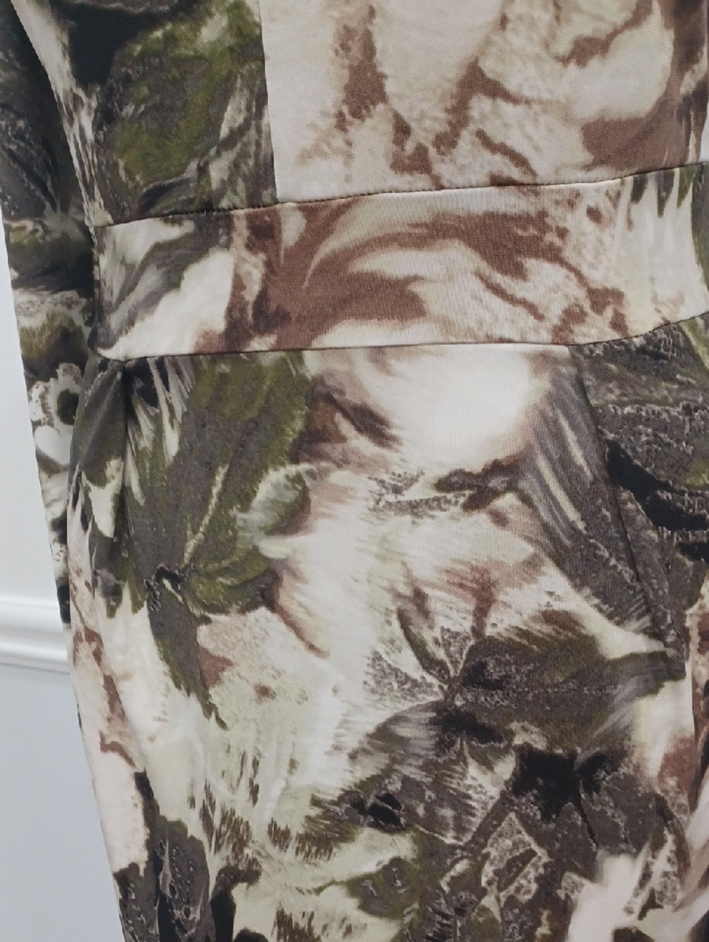 Medium Sheath Dress with lining & keyholes. Long Sleeve dress. Special Occasion - Picture 4 of 16